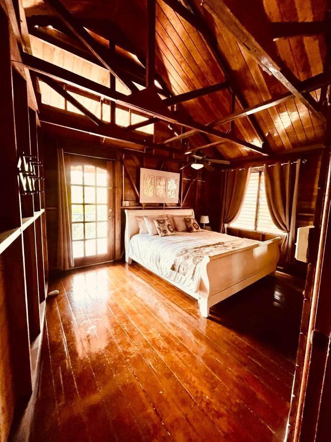 Villa Amaya Bocas del Toro Exterior photo