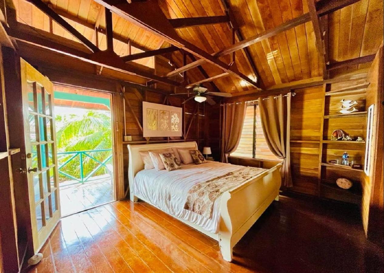 Villa Amaya Bocas del Toro Exterior photo