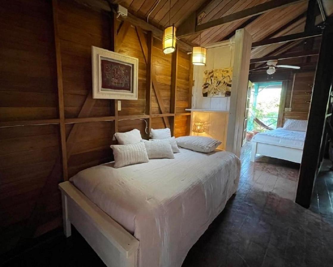 Villa Amaya Bocas del Toro Exterior photo