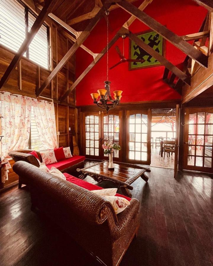 Villa Amaya Bocas del Toro Exterior photo