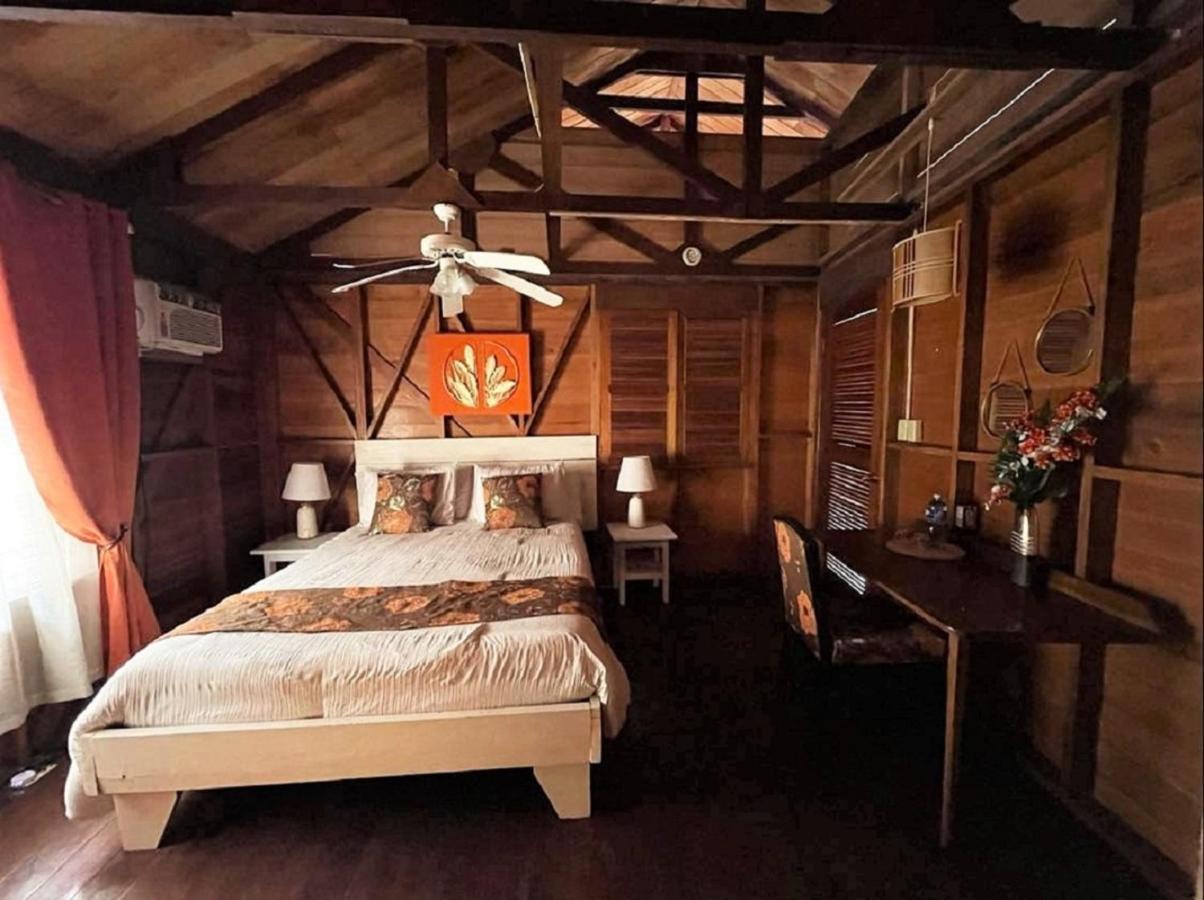 Villa Amaya Bocas del Toro Exterior photo