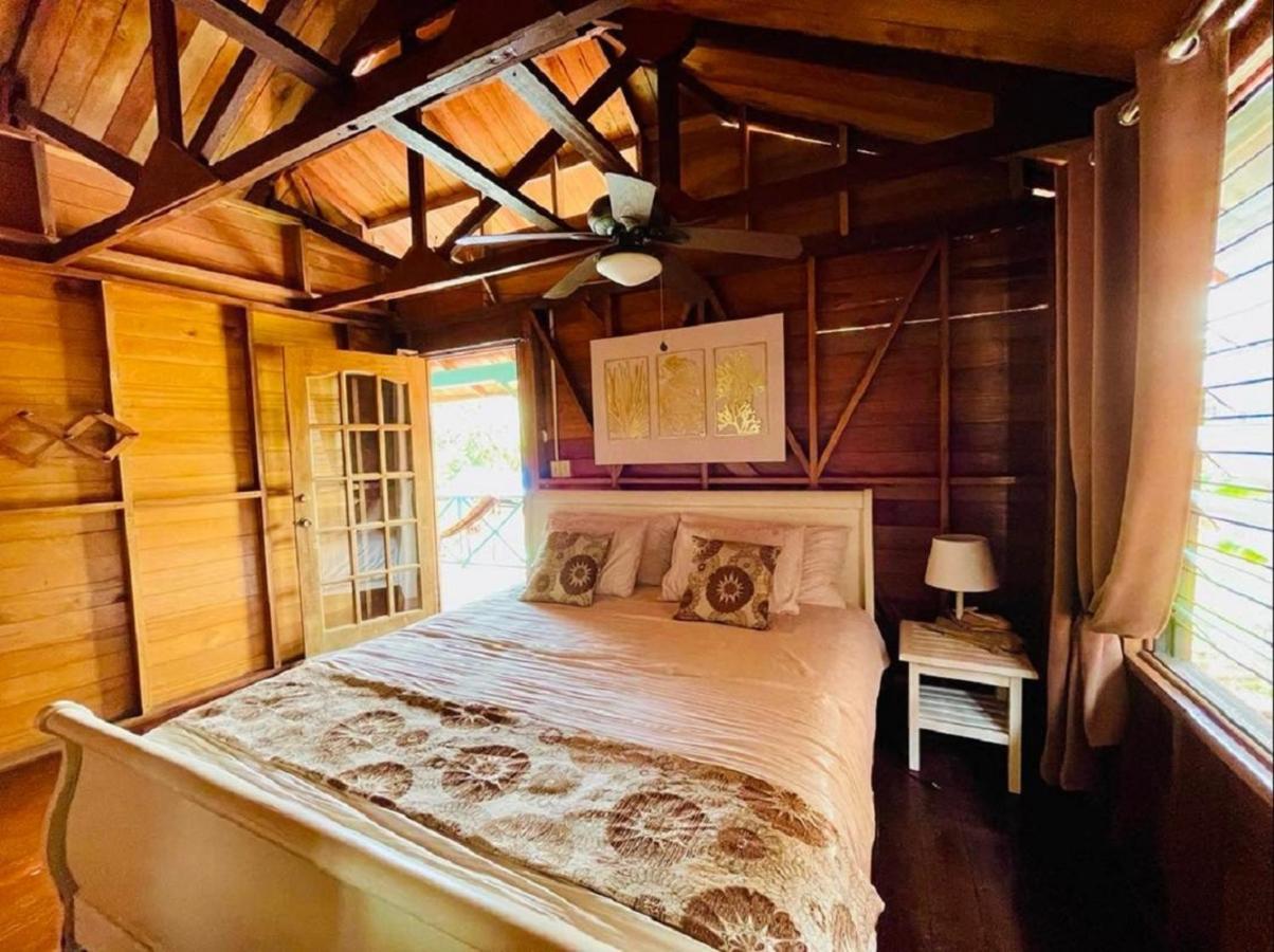 Villa Amaya Bocas del Toro Exterior photo