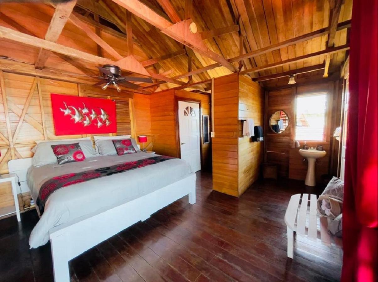 Villa Amaya Bocas del Toro Exterior photo