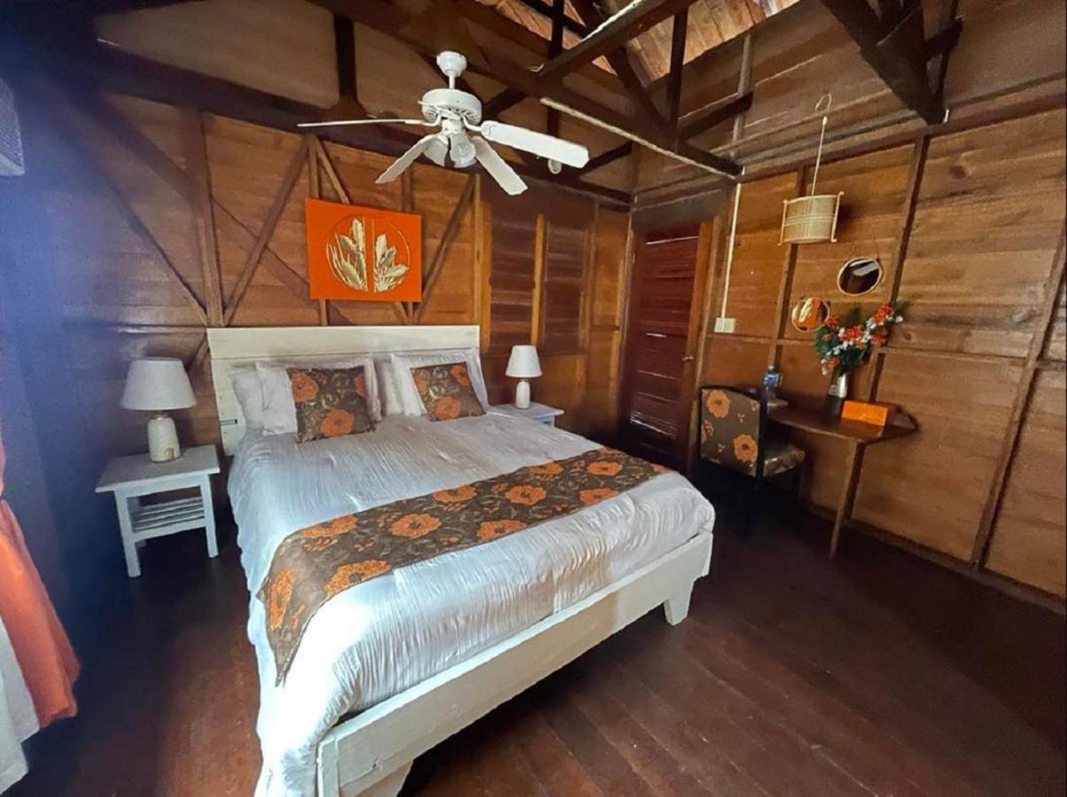 Villa Amaya Bocas del Toro Exterior photo