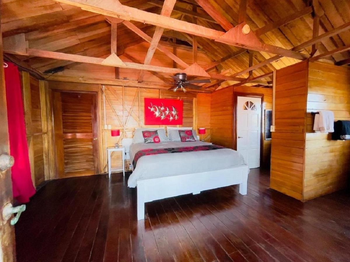 Villa Amaya Bocas del Toro Exterior photo